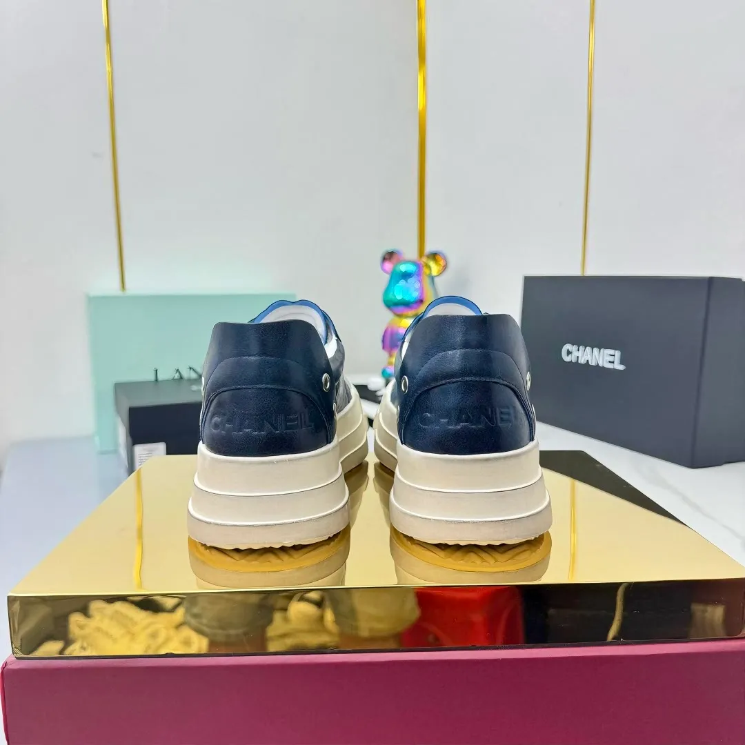 👟👟Ex-factory price 640👟👟 Chanel bread shoes, old style dirty shoes ~ original calfskin panda shoes Chanel 25C latest hot style panda black and white sports shoes casual sneakers Xiaoxiang hot style single product classic black and white panda color coco girls must pay Fabric: original custom mixed sheepskin lining: original imported breathable mesh lining outsole: Original molded rubber + TPU combination Size: Women's 35-41